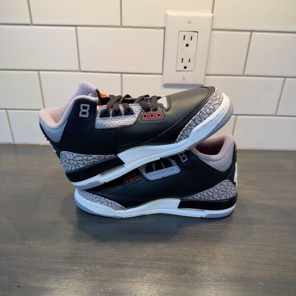 Air Jordan 3 - Black Cement - GS - Size 4y (Women’s 5.5) - Picture 3 of 7